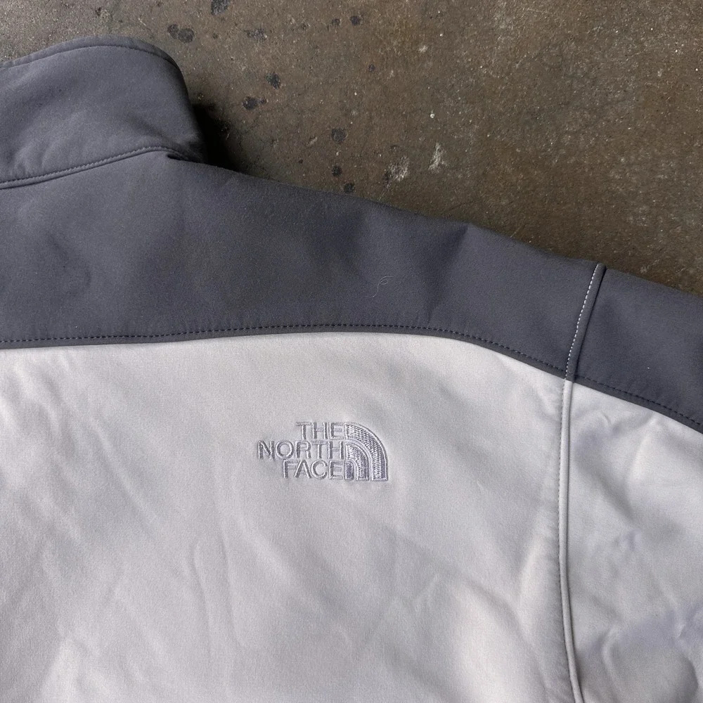 The North Face Apex Bionic Jacket Mens XL White Gray Full Zip Softshell Outdoor